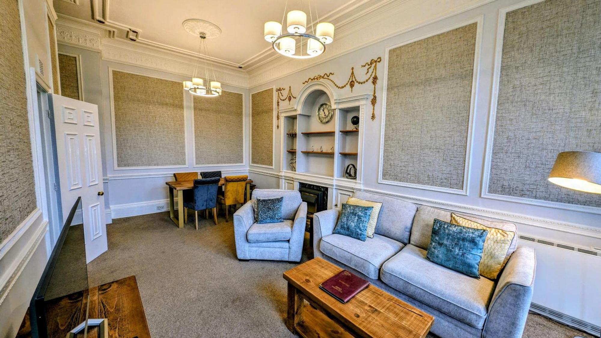 Sutton Hall Resort Тирск Стая снимка