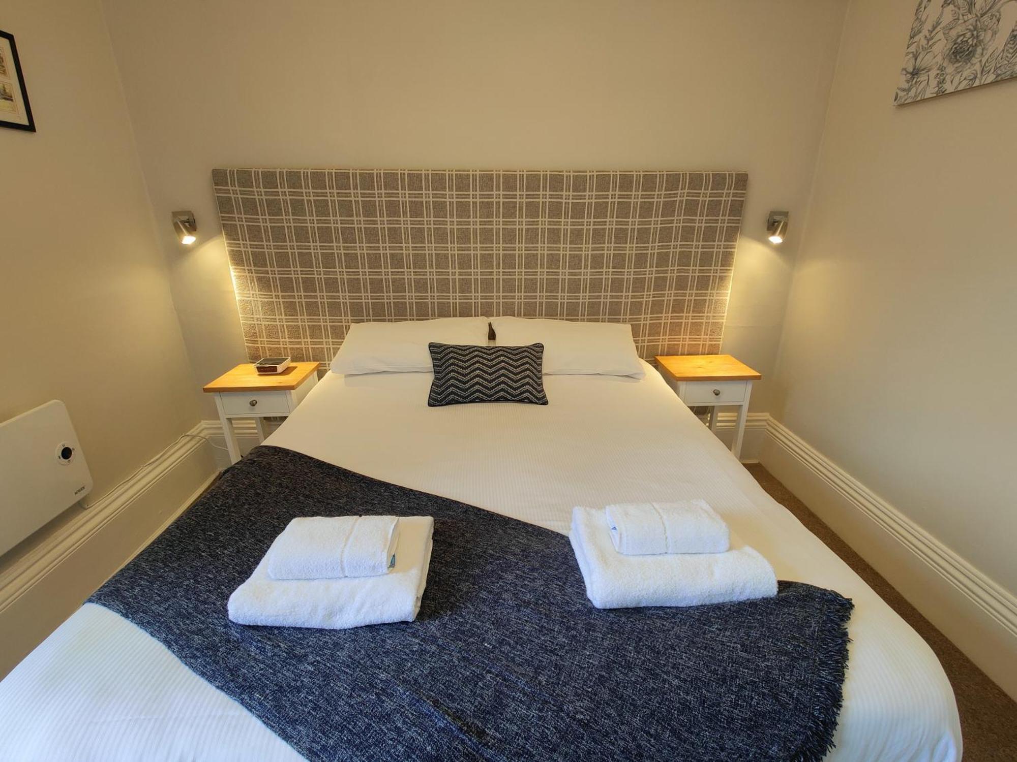 Sutton Hall Resort Тирск Стая снимка
