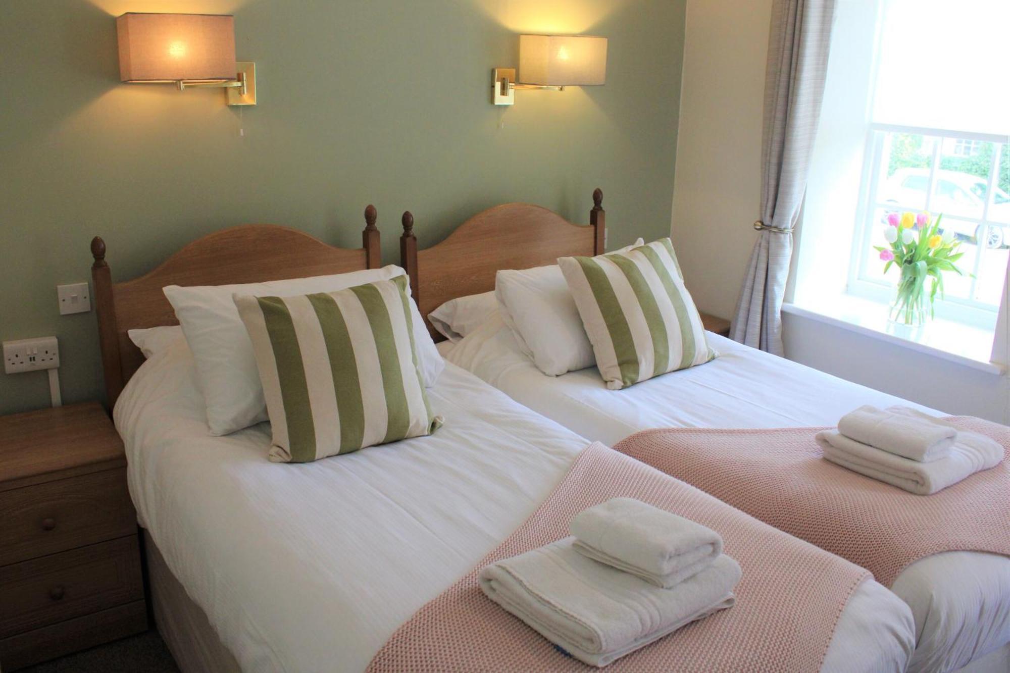 Sutton Hall Resort Тирск Стая снимка