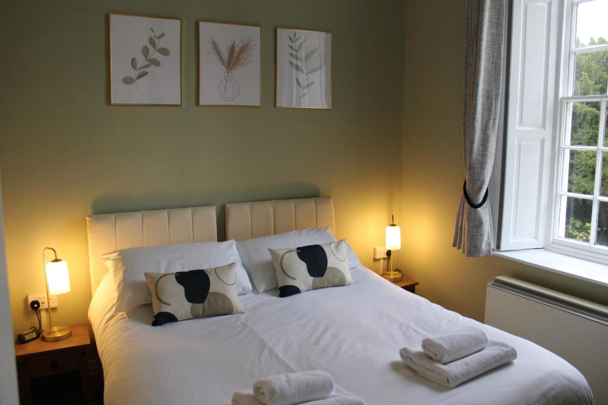 Sutton Hall Resort Тирск Стая снимка