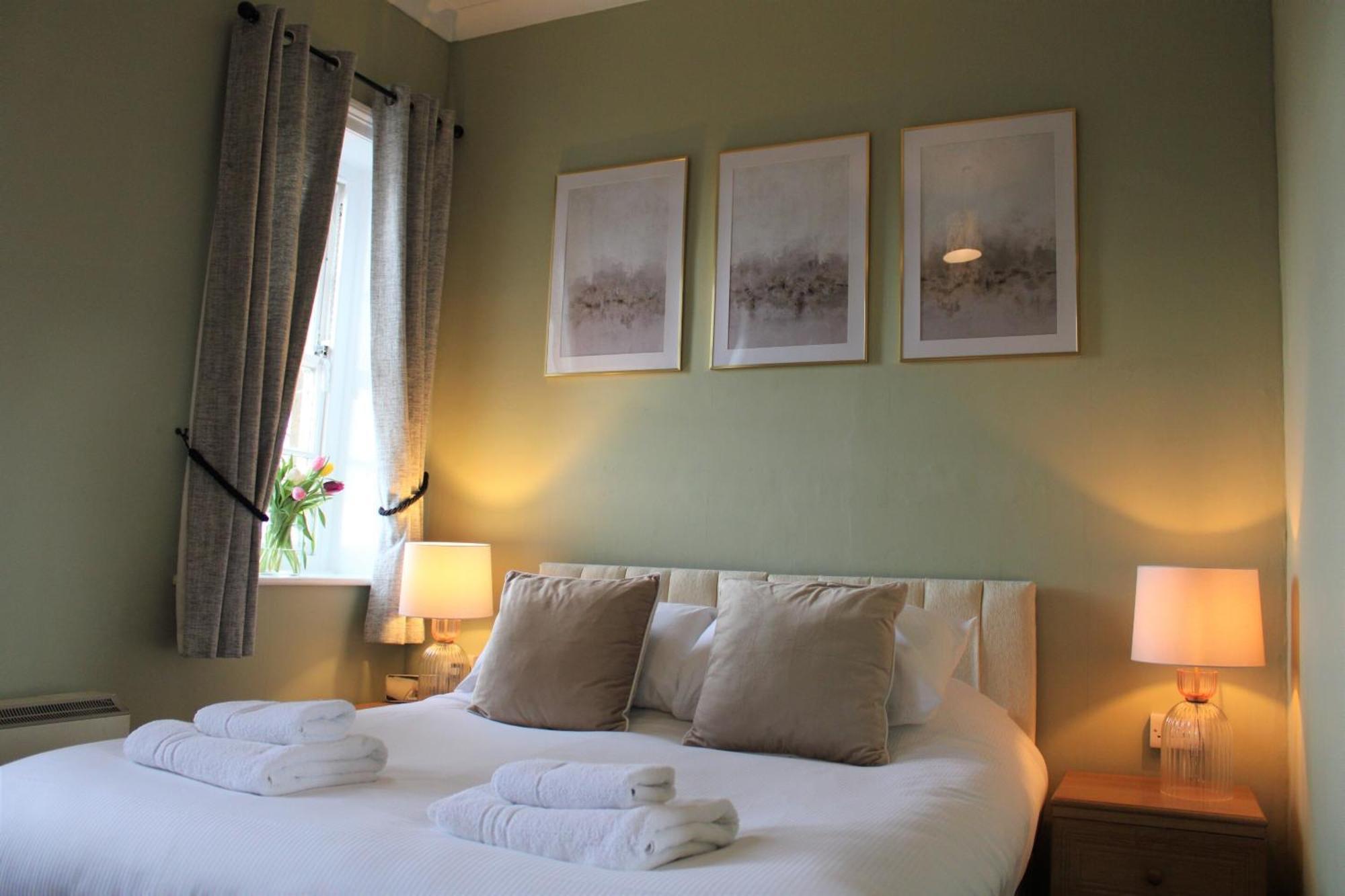 Sutton Hall Resort Тирск Стая снимка